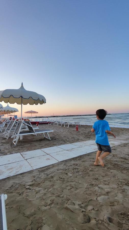 100 Mt Dal Mare - On The Beach - Wifi - Clima Relax For Family Porto San Giorgio Exterior foto